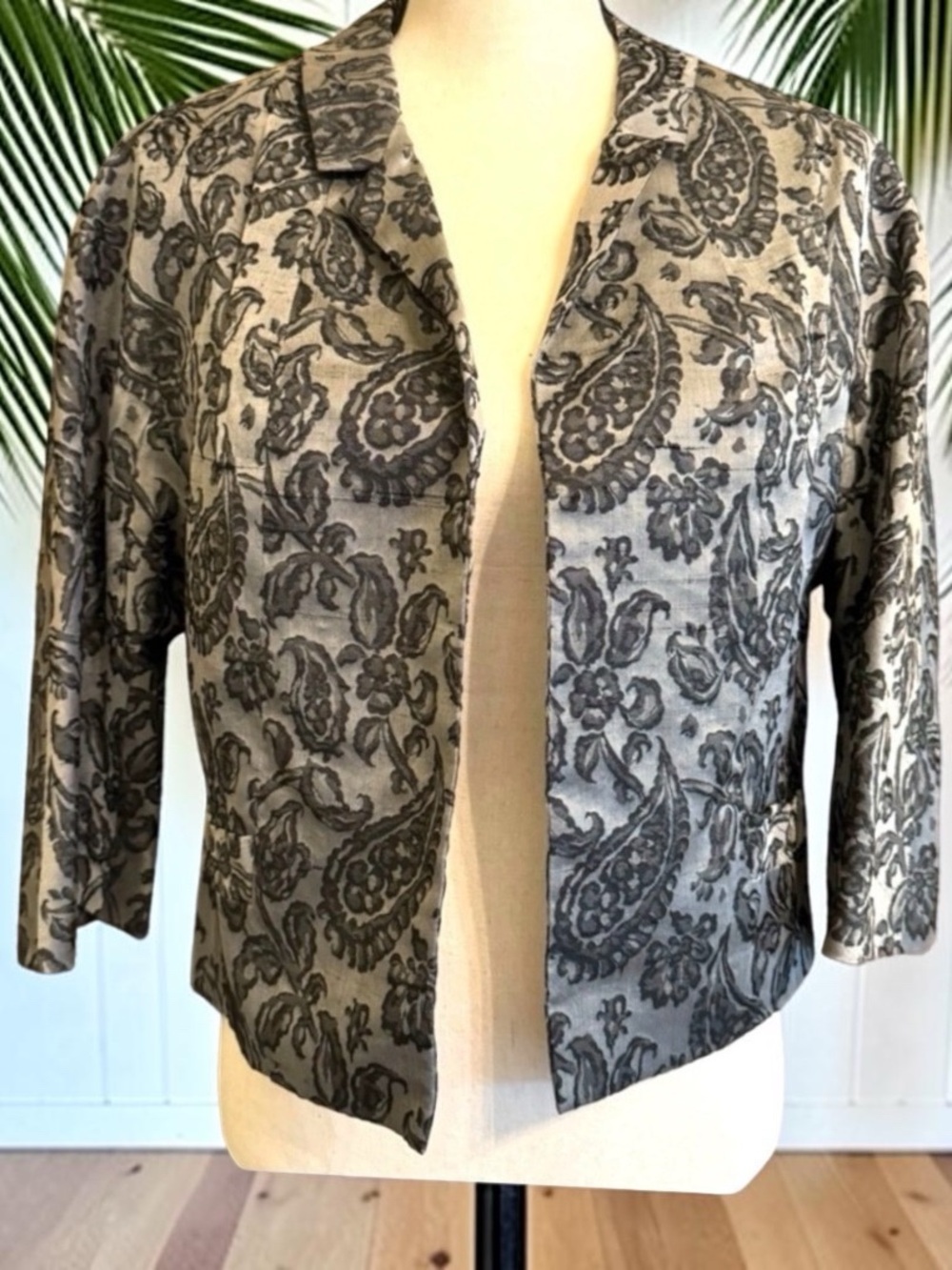 Dynasty Vintage Paisley Brocade Jacket Blazer Hong Kong British Crown Silk
